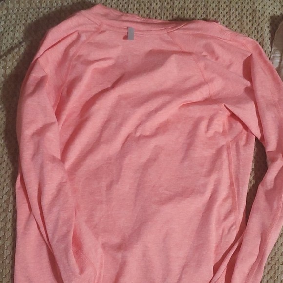 Women's Nike drifit pullover - Picture 2 of 2